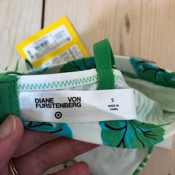 Diane Von Furstenburg NWT Women's Geranium Leaf Green Print Bra Size S - Picture 6 of 7